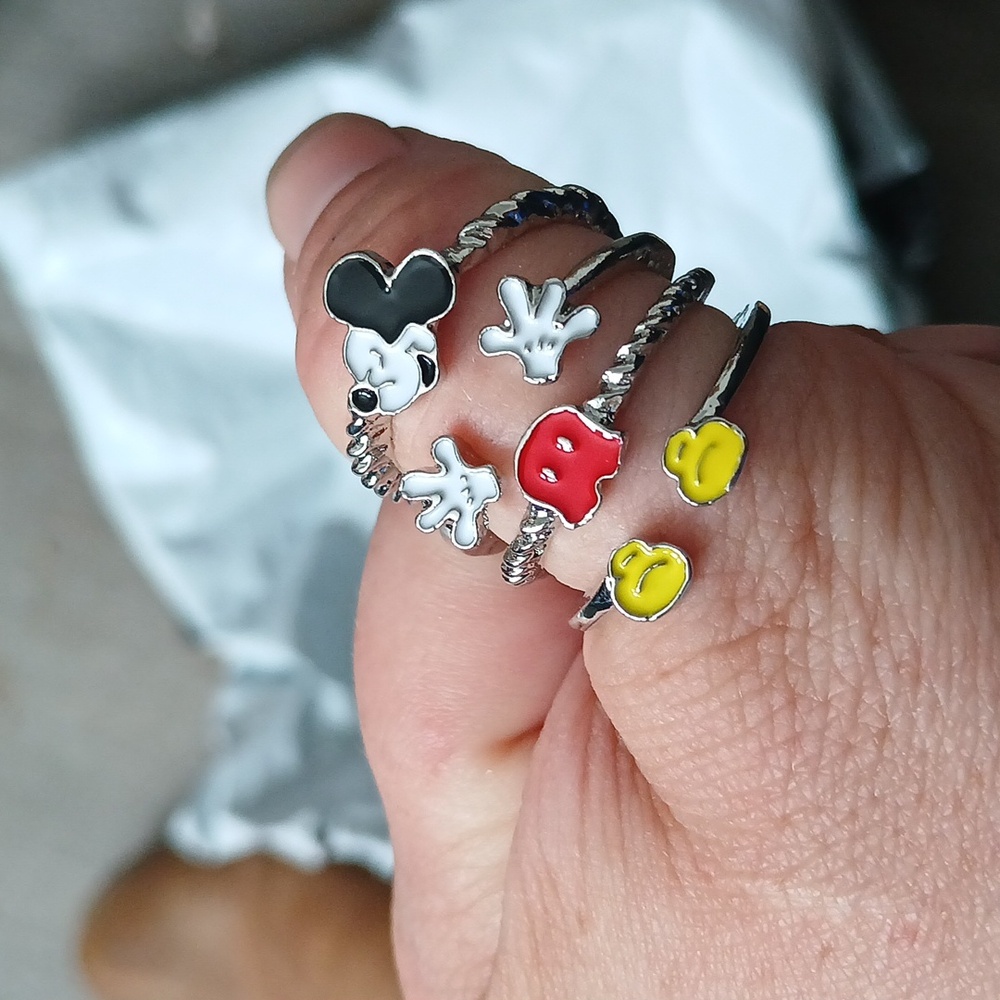 Mickey wrap ring